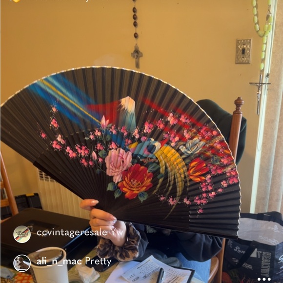 Live from an Estate Sale!✨ - Picture 3 of 16